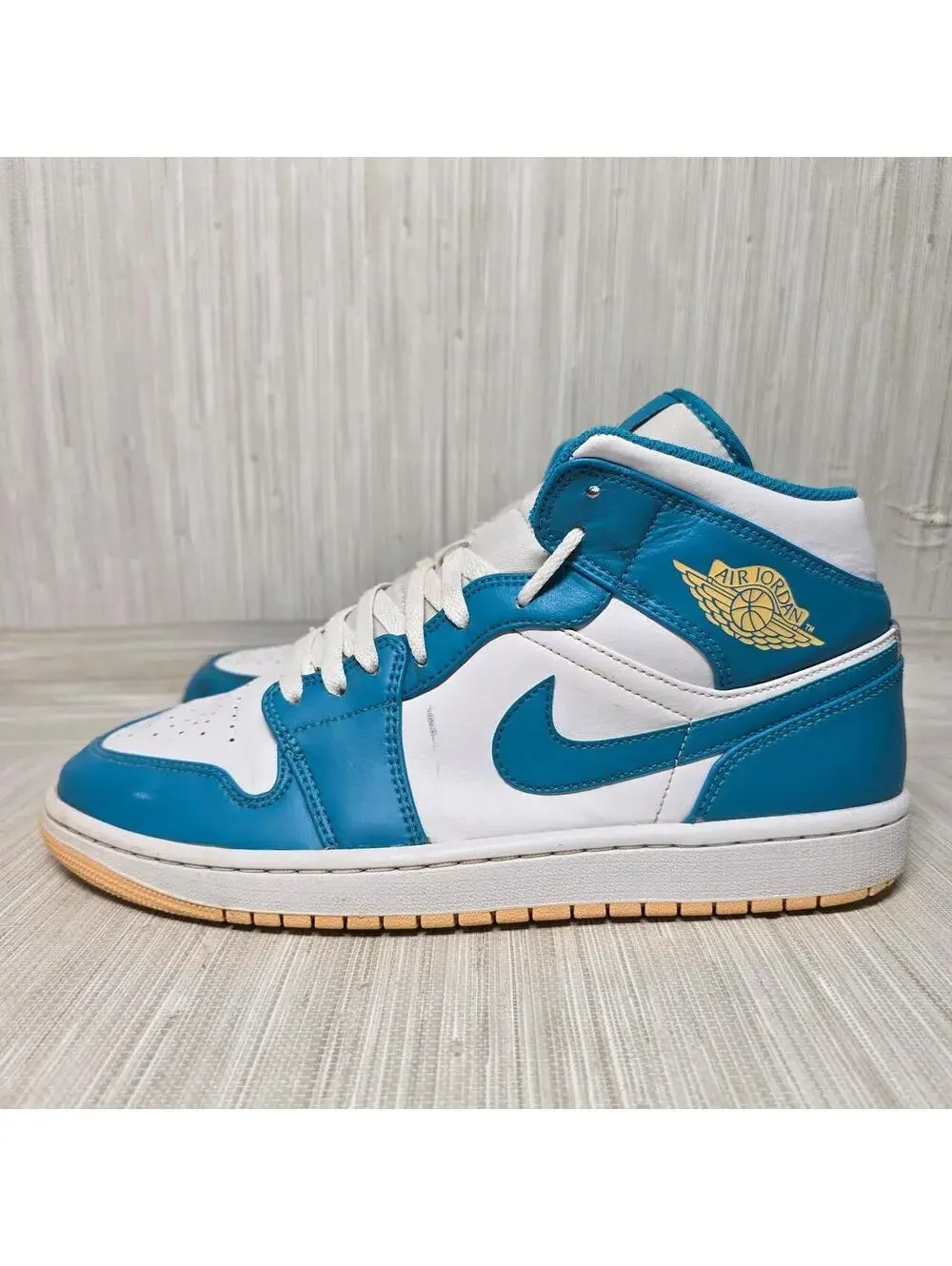 Air Jordan 1 Mid Aquatone Celestial Gold Men’s Size 10.5